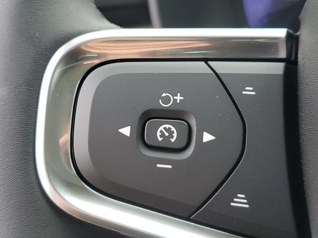 New 2026 Volvo XC40 B5 Plus w/ Protection Package Premier AWD/4WD image 10