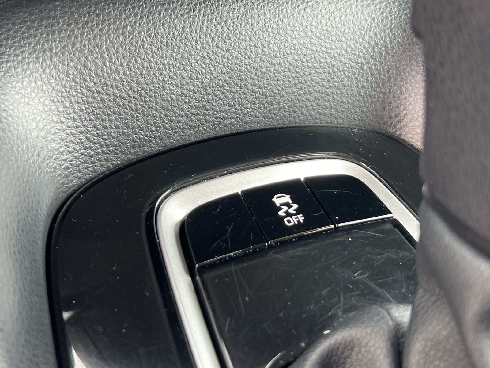 Used 2025 Toyota Corolla LE FWD image 32