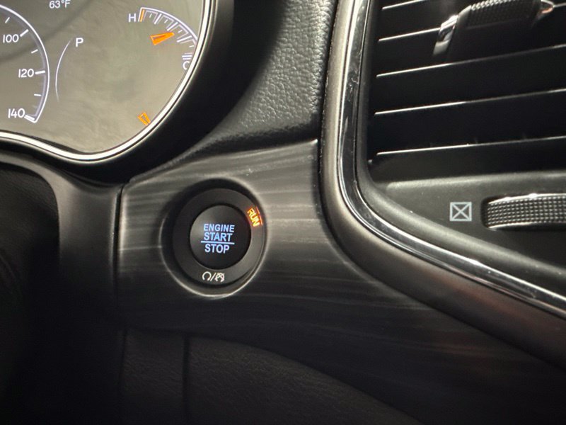 Used 2019 Jeep Grand Cherokee Laredo AWD/4WD image 26