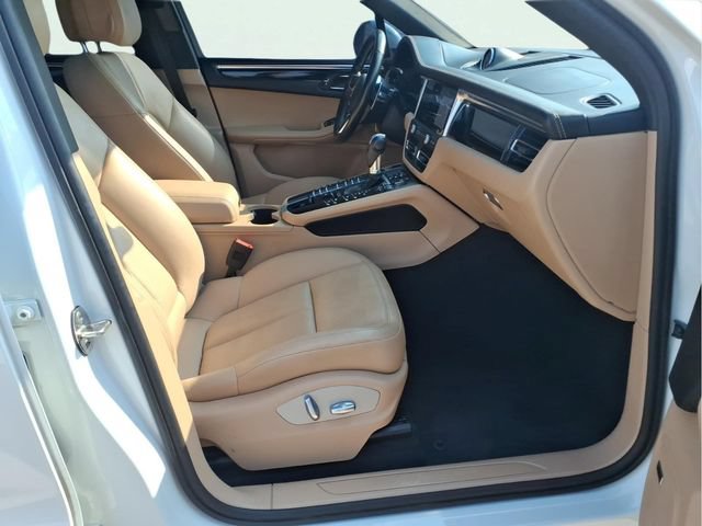 Used 2020 Porsche Macan AWD/4WD image 23