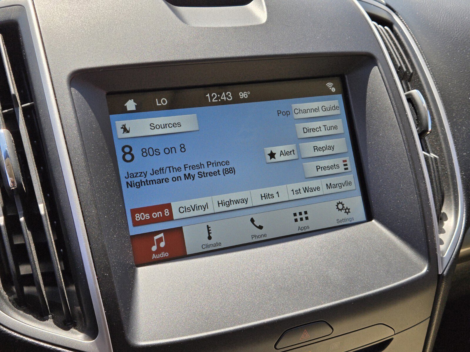 Used 2016 Ford Edge SEL w/ Equipment Group 201A AWD/4WD image 19