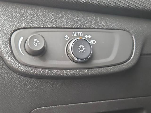 Used 2024 Chevrolet TrailBlazer LT w/ LT Cold Weather Package FWD image 16
