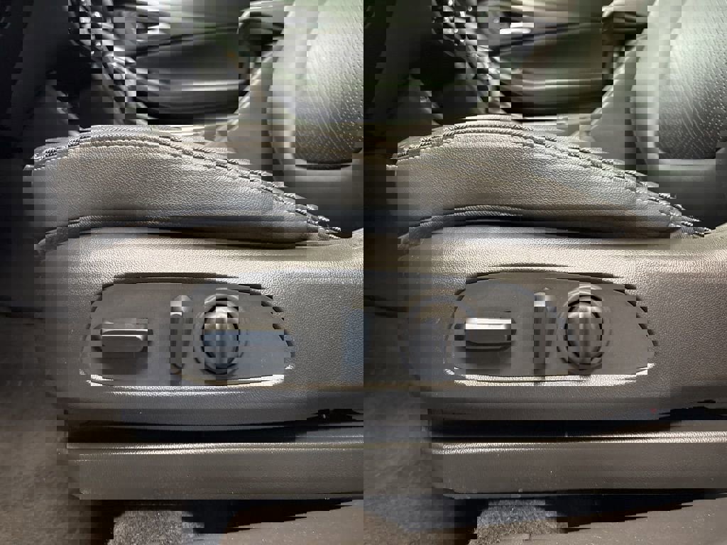 Used 2023 Buick Encore GX Essence w/ Experience Buick Package AWD/4WD image 29