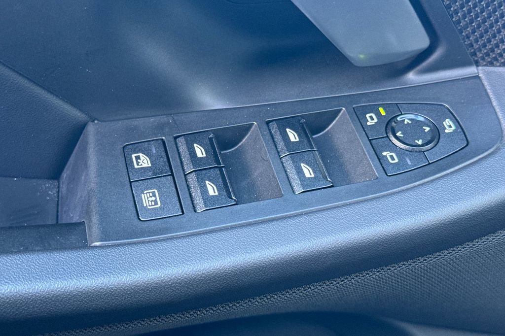 Used 2025 BMW M5 w/ Carbon Package image 11