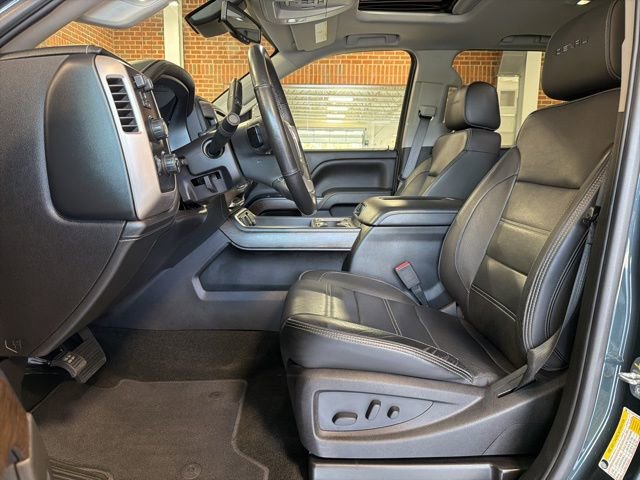 Used 2018 GMC Sierra 2500 Denali w/ Duramax Plus Package AWD/4WD image 15