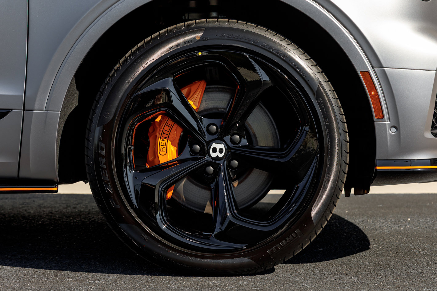 New 2025 Bentley Bentayga image 9