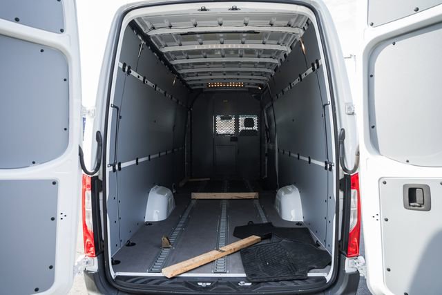 Used 2025 Mercedes-Benz Sprinter 2500 image 10