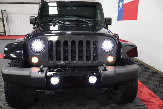 Used 2017 Jeep Wrangler Unlimited Sahara w/ Connectivity Group AWD/4WD image 21