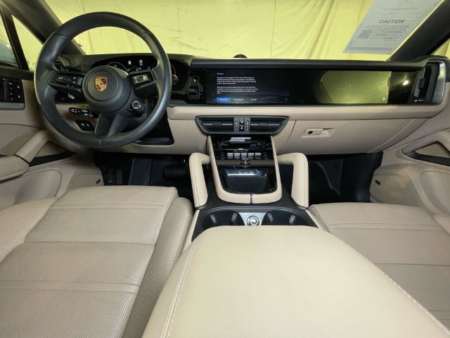 Certified 2026 Porsche Cayenne Coupe AWD/4WD image 24