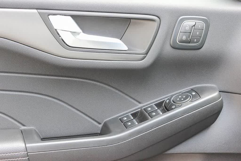 New 2024 Ford Escape Active w/ Tech Pack #2 FWD image 19