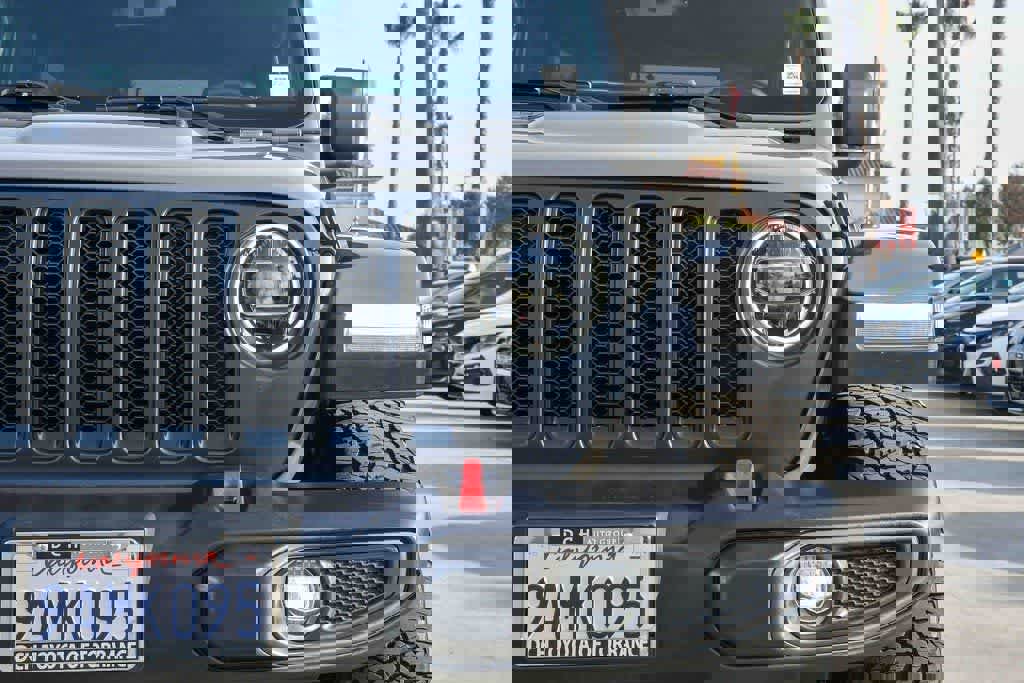 Used 2022 Jeep Wrangler Unlimited Rubicon w/ LED Lighting Group image 6