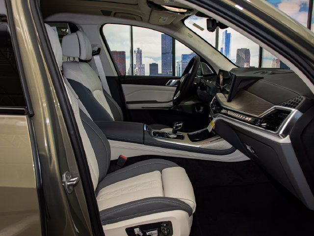 New 2026 BMW ALPINA XB7 AWD/4WD image 21