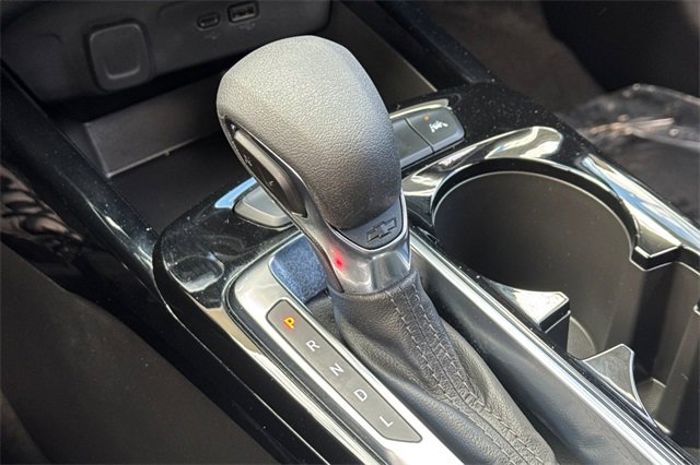 Used 2025 Chevrolet Trax LT w/ Driver Confidence Package image 32