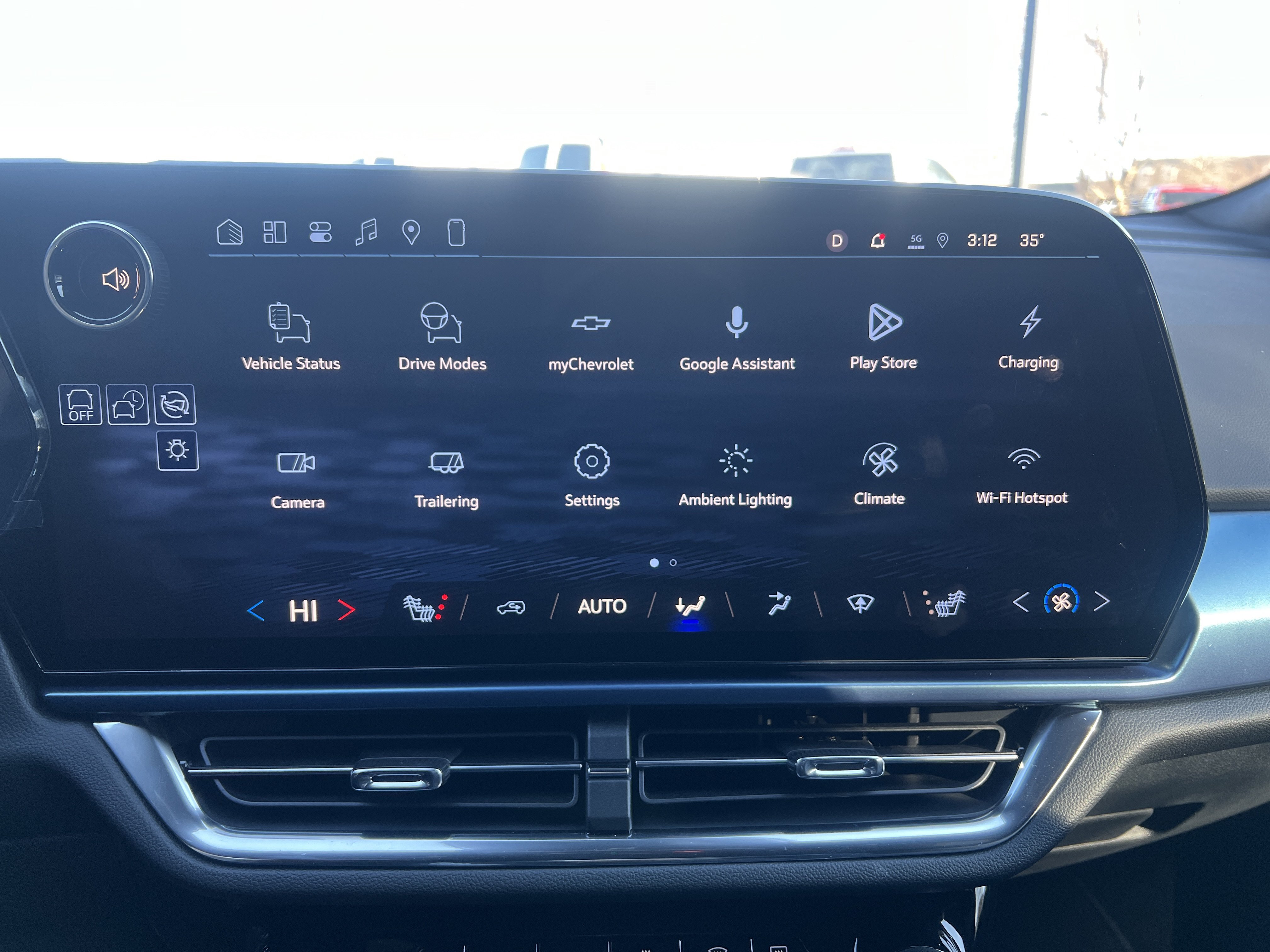 New 2026 Chevrolet Equinox EV LT AWD/4WD image 27