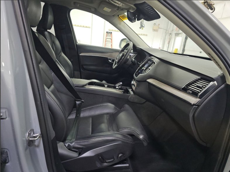 Certified 2024 Volvo XC90 T8 Ultimate w/ Protection Package Premier AWD/4WD image 16