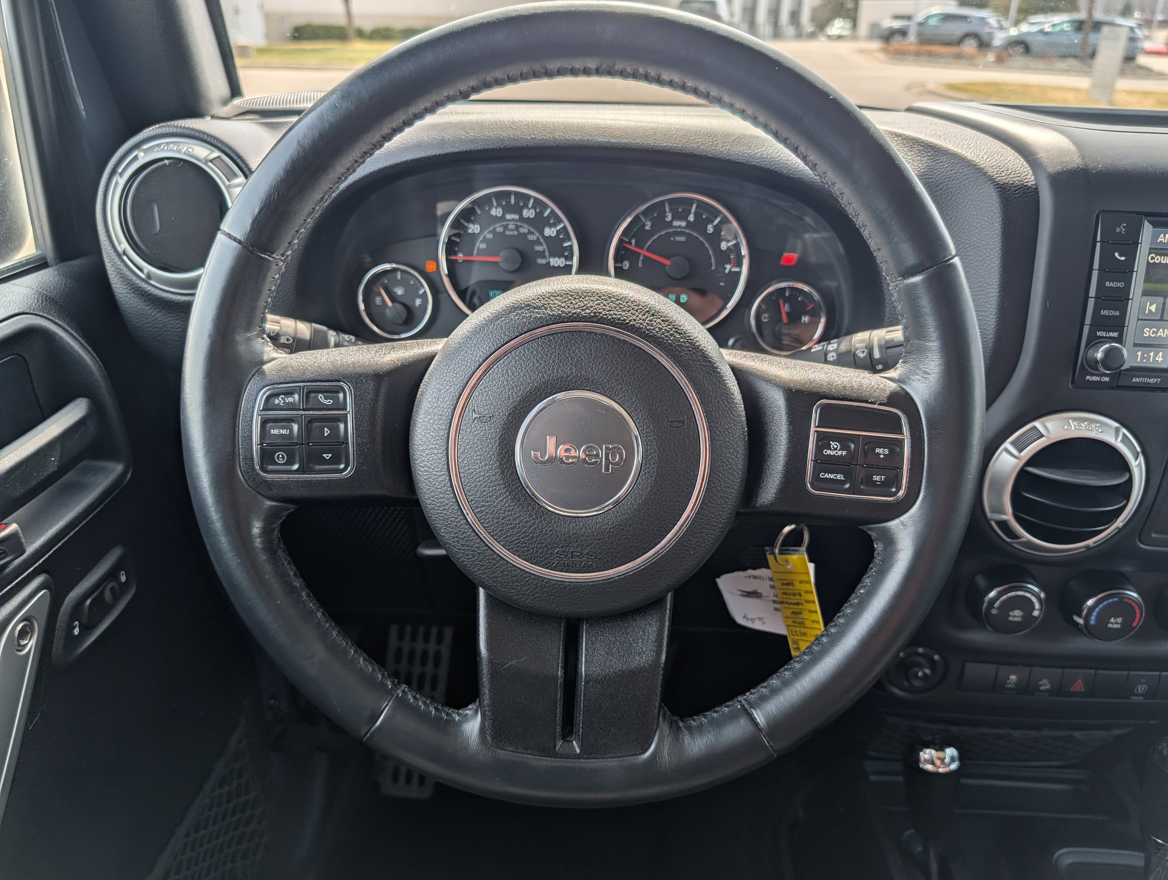 Used 2016 Jeep Wrangler Rubicon w/ Power Convenience Group AWD/4WD image 11