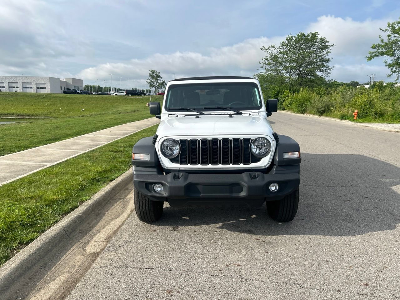Used 2024 Jeep Wrangler Unlimited Sport AWD/4WD image 8