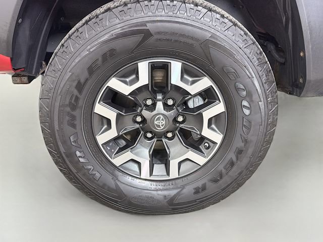 Used 2020 Toyota Tacoma TRD Off-Road image 29