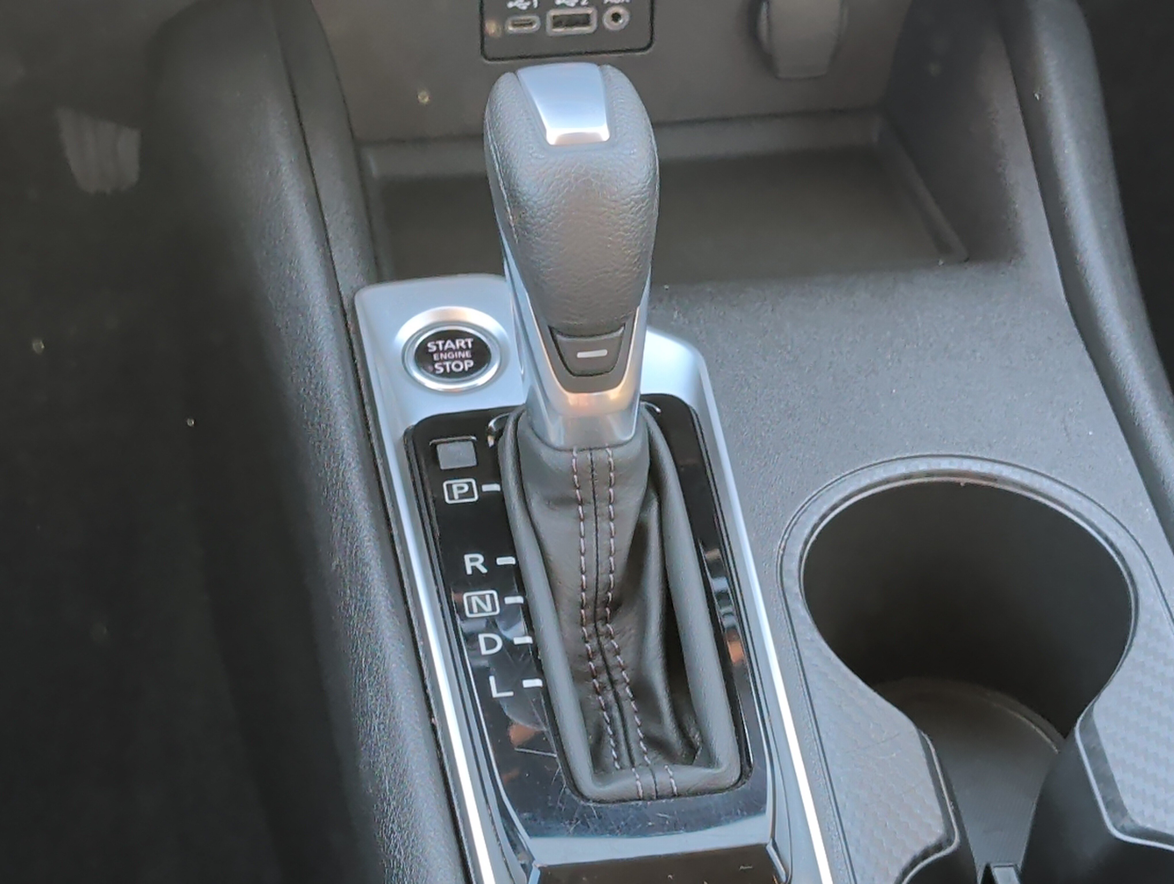 Used 2025 Nissan Altima 2.5 SV FWD image 25