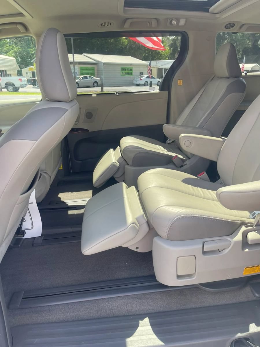 Used 2013 Toyota Sienna Limited w/ Advanced Technology Pkg FWD image 20