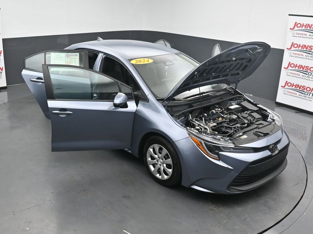 Used 2024 Toyota Corolla LE image 39