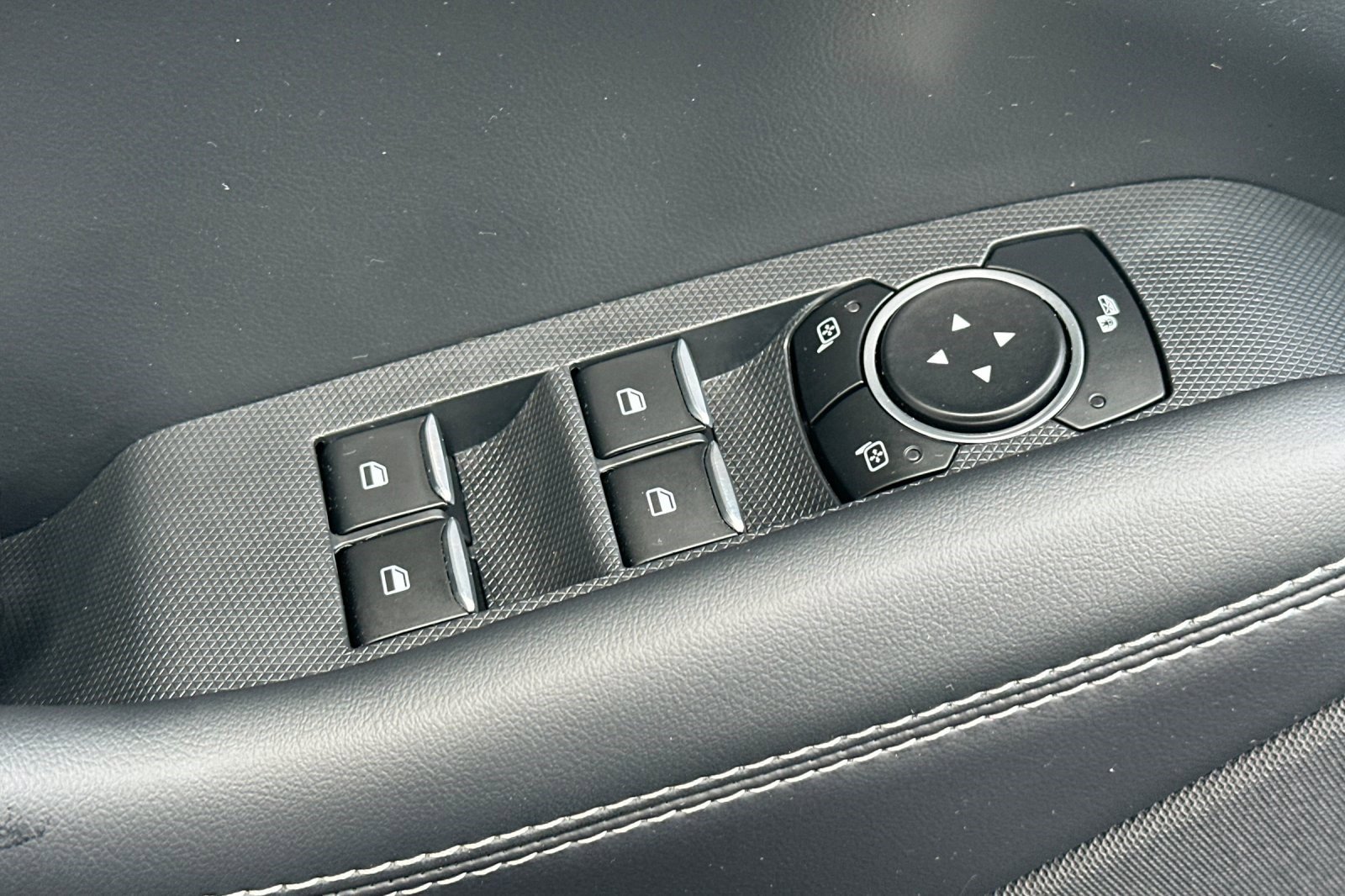 Used 2023 Ford Mustang Mach-E Select image 13