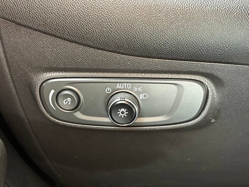 Used 2023 Chevrolet Equinox LT AWD/4WD image 11
