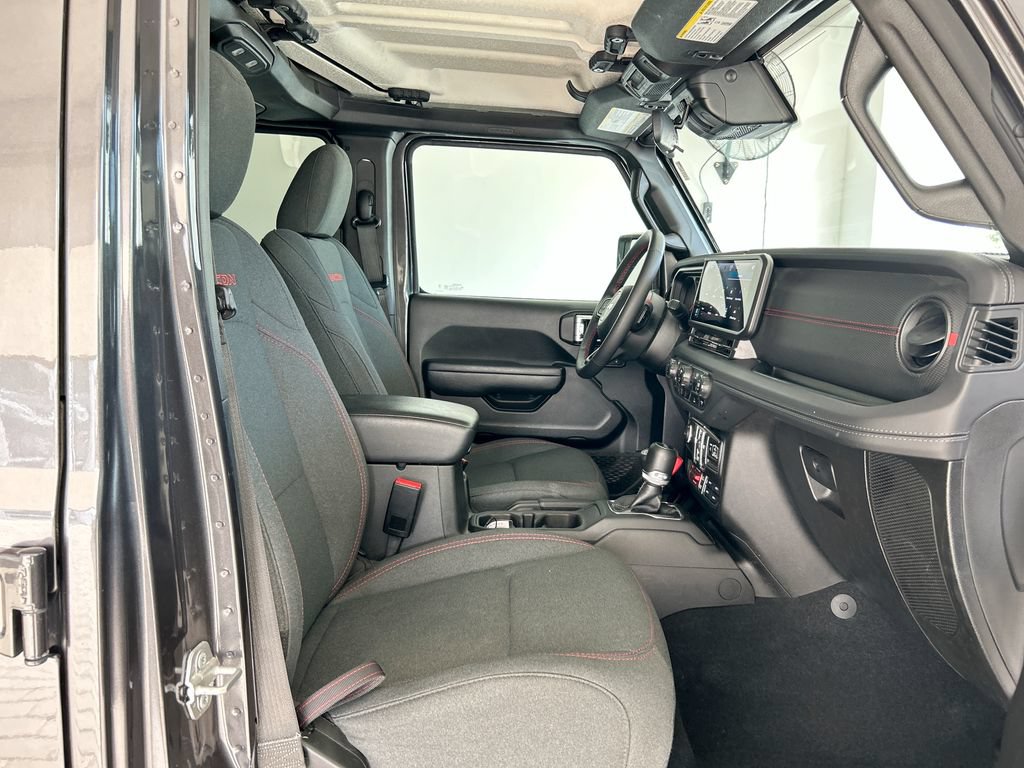 Used 2024 Jeep Wrangler Unlimited Rubicon AWD/4WD image 26