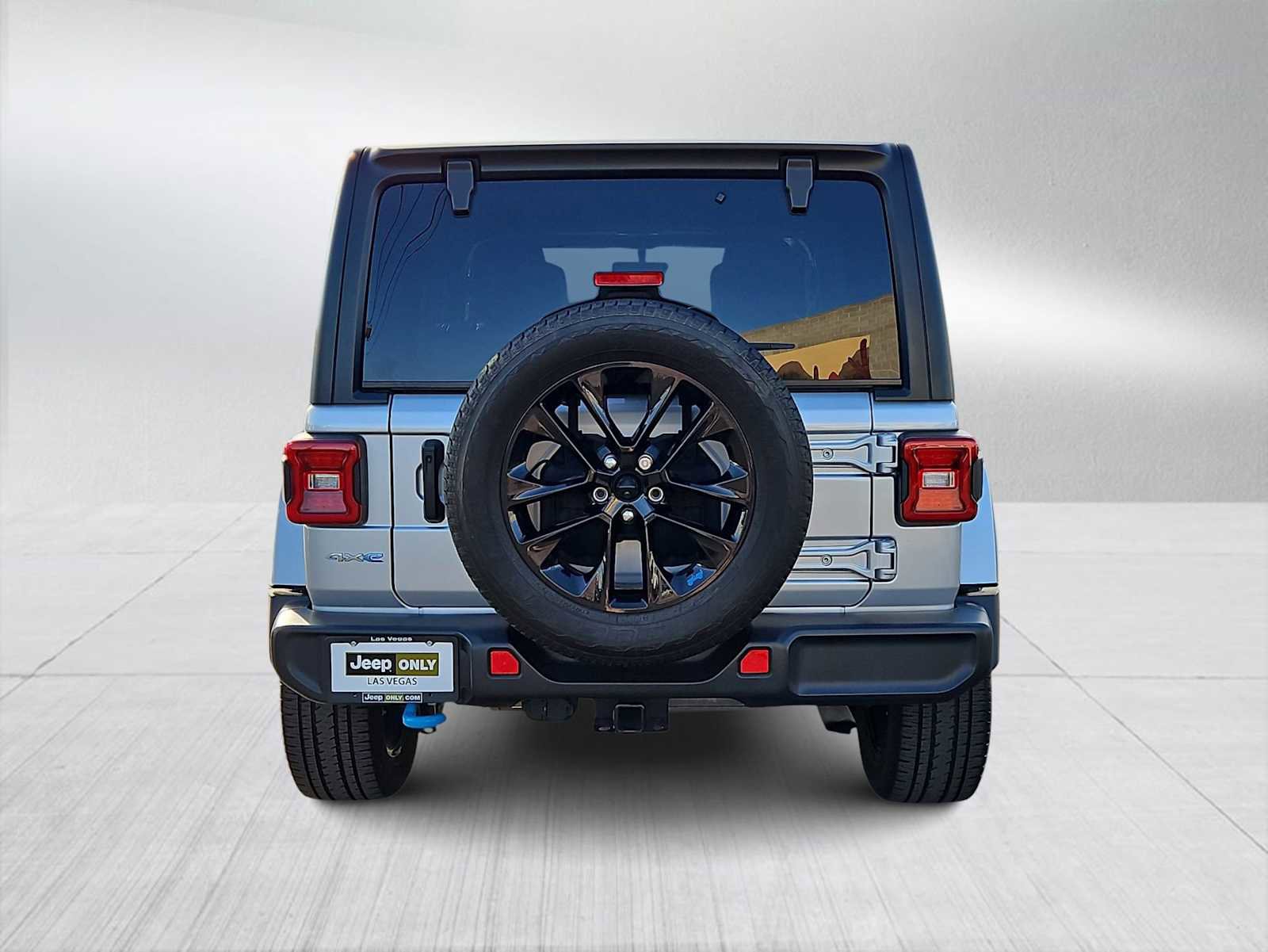 Used 2023 Jeep Wrangler Sahara w/ Cold Weather Group image 7