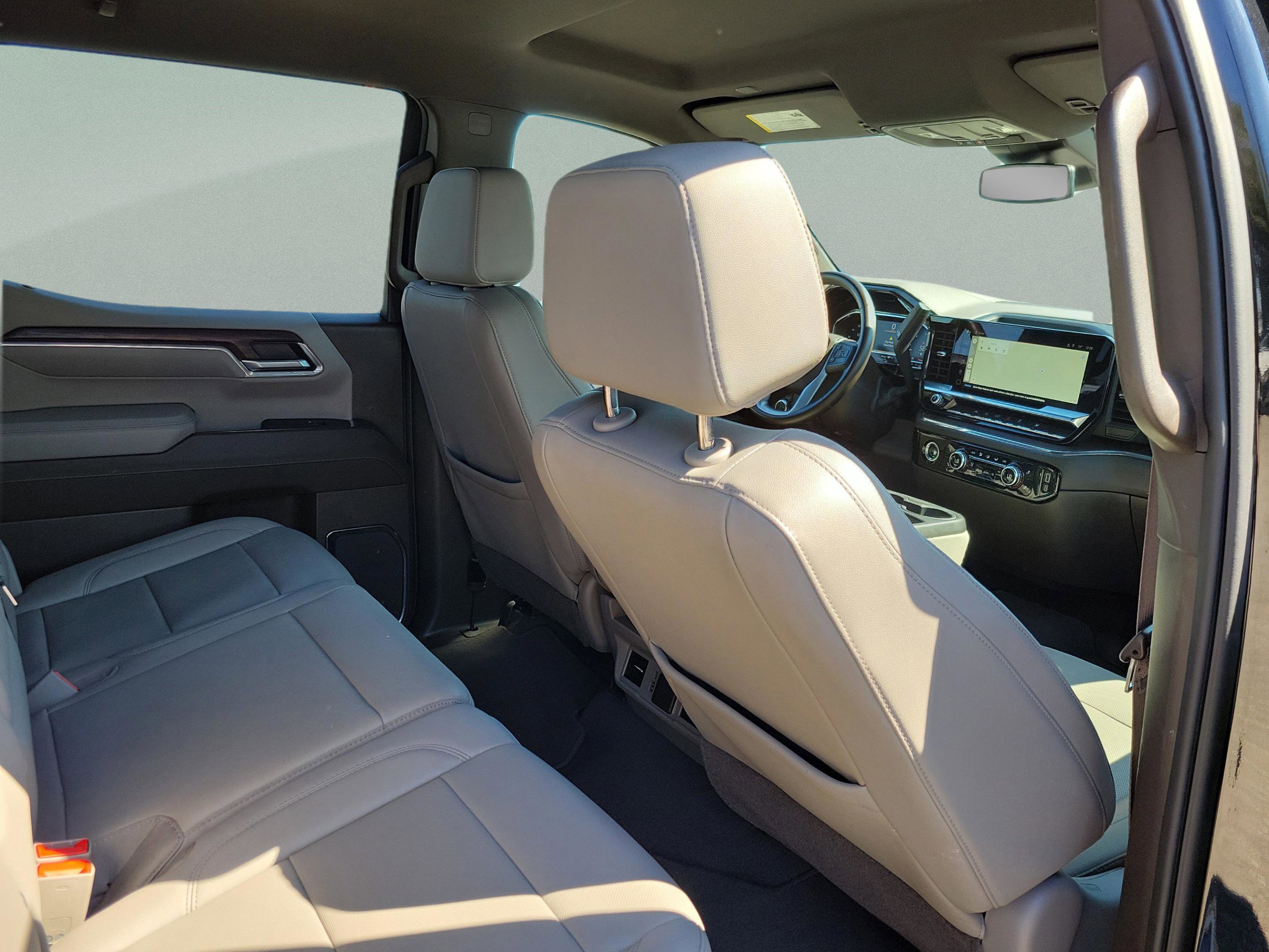 Used 2024 GMC Sierra 1500 SLT image 25