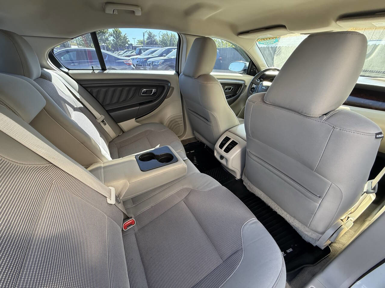 Used 2010 Ford Taurus SEL image 13