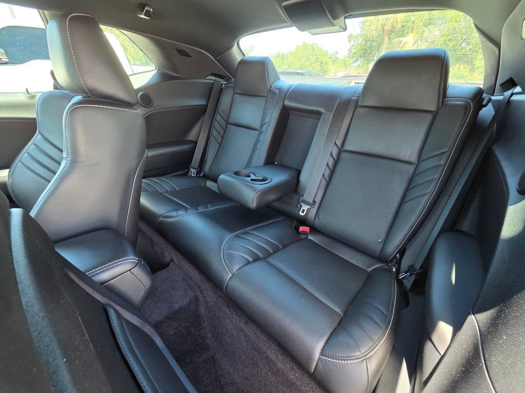 Used 2018 Dodge Challenger SRT RWD image 14
