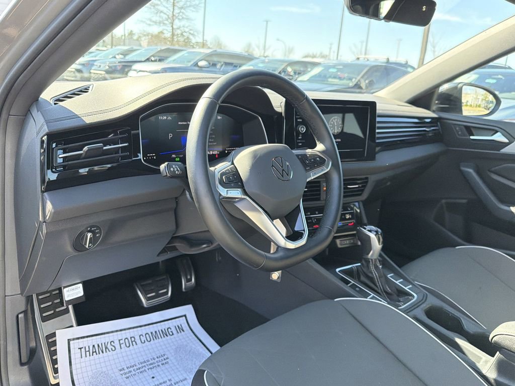 Used 2025 Volkswagen Jetta Sport image 10
