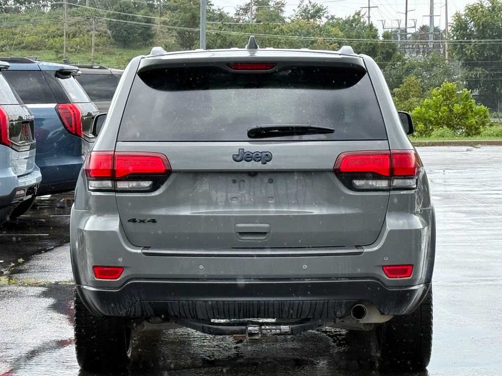 Used 2020 Jeep Grand Cherokee Laredo AWD/4WD image 5