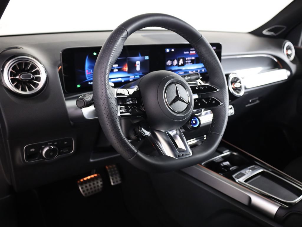 Certified 2025 Mercedes-Benz GLB 35 AMG 4MATIC image 33