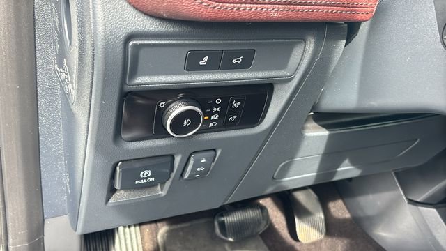 Used 2023 Ford Expedition Limited image 14