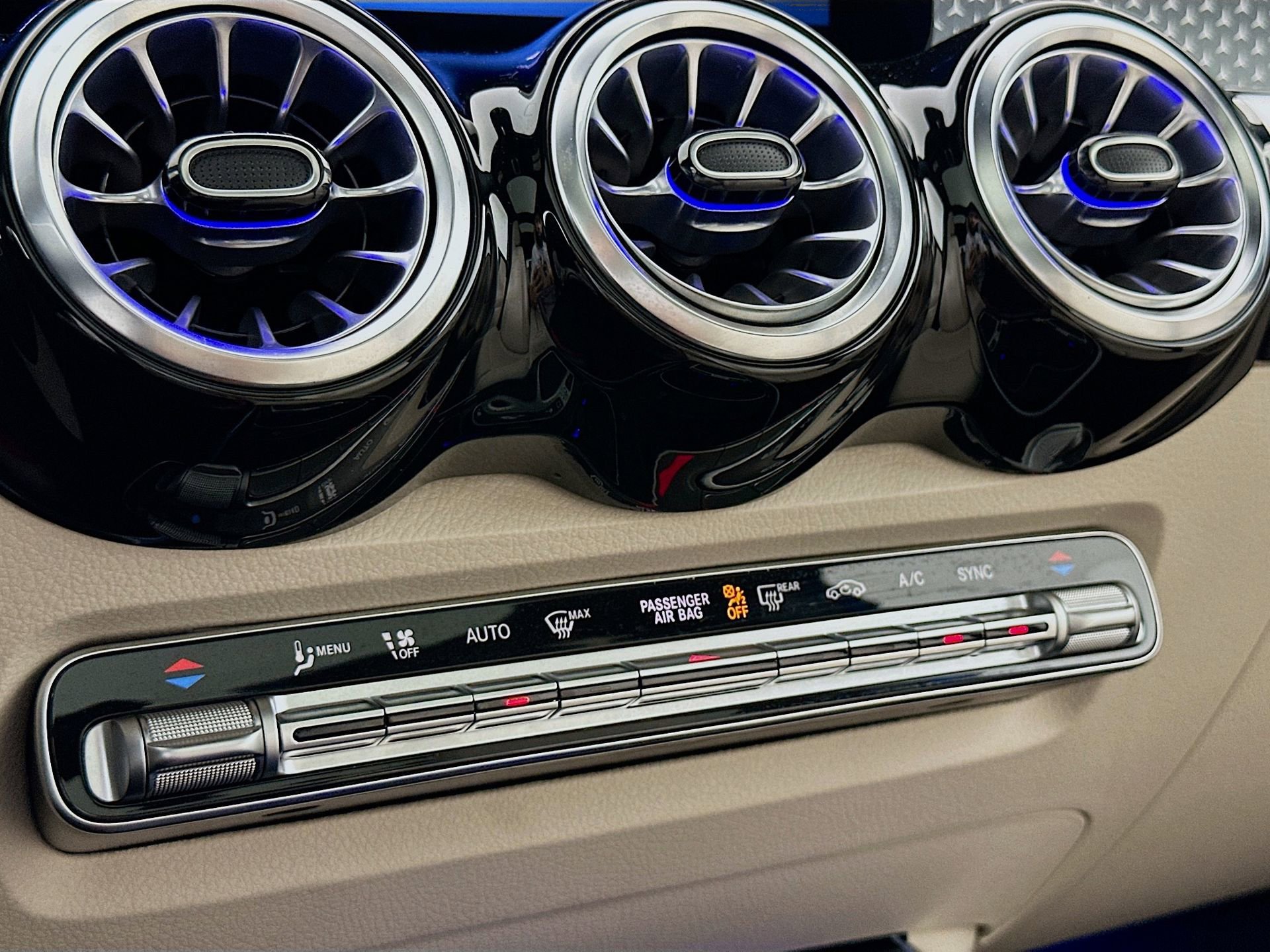 Certified 2025 Mercedes-Benz GLB 250 GLB 250 image 16