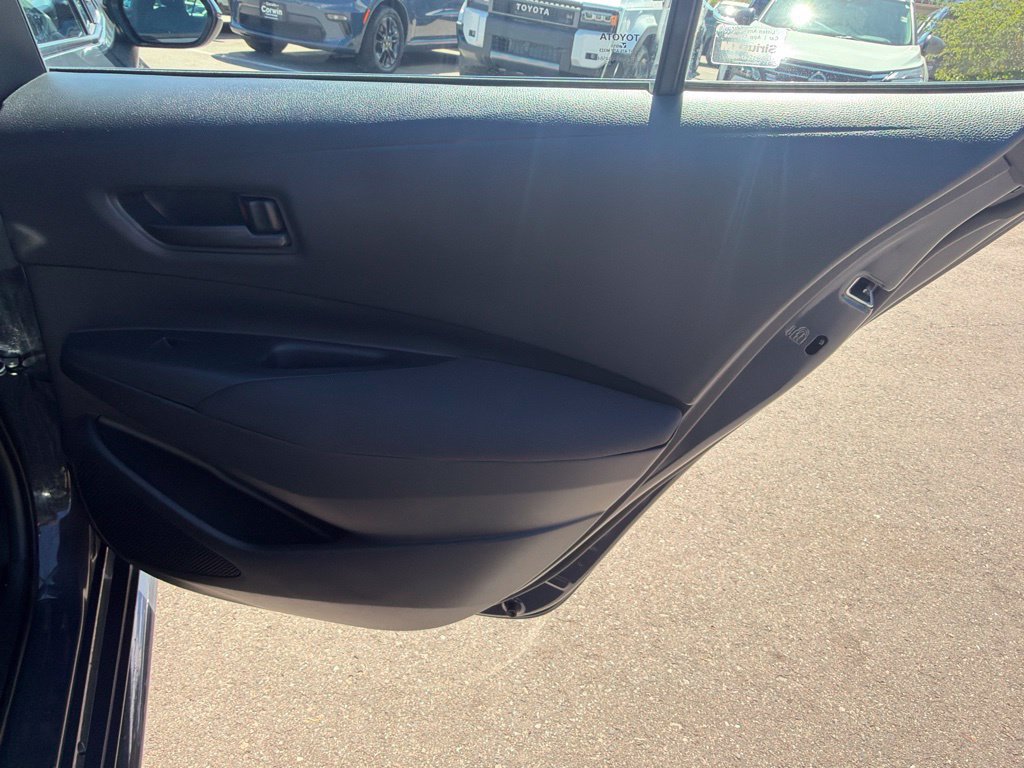 Used 2025 Toyota Corolla LE FWD image 12