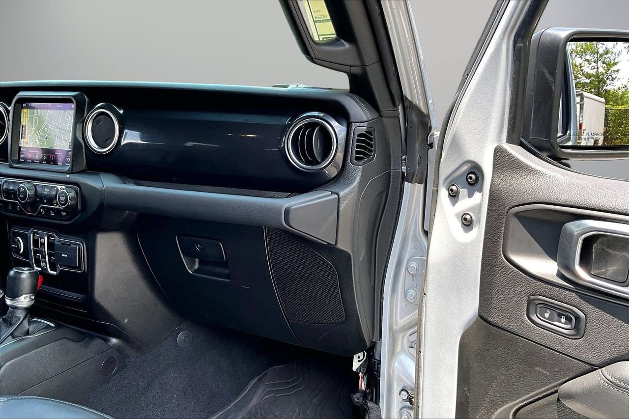 Used 2023 Jeep Wrangler Unlimited Sahara AWD/4WD image 20