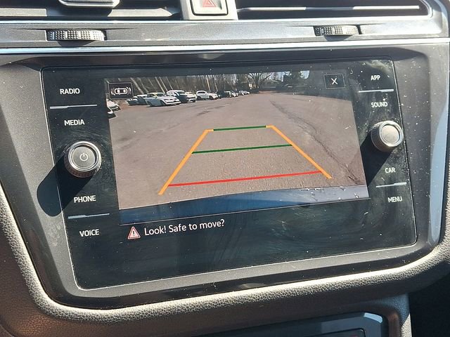 Certified 2022 Volkswagen Tiguan SE w/ Panoramic Sunroof Package AWD/4WD image 24
