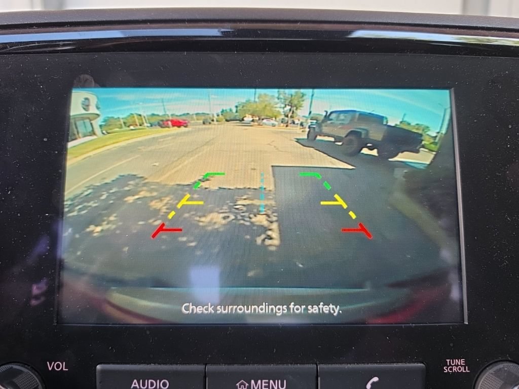 Used 2023 Nissan Frontier SV AWD/4WD image 13