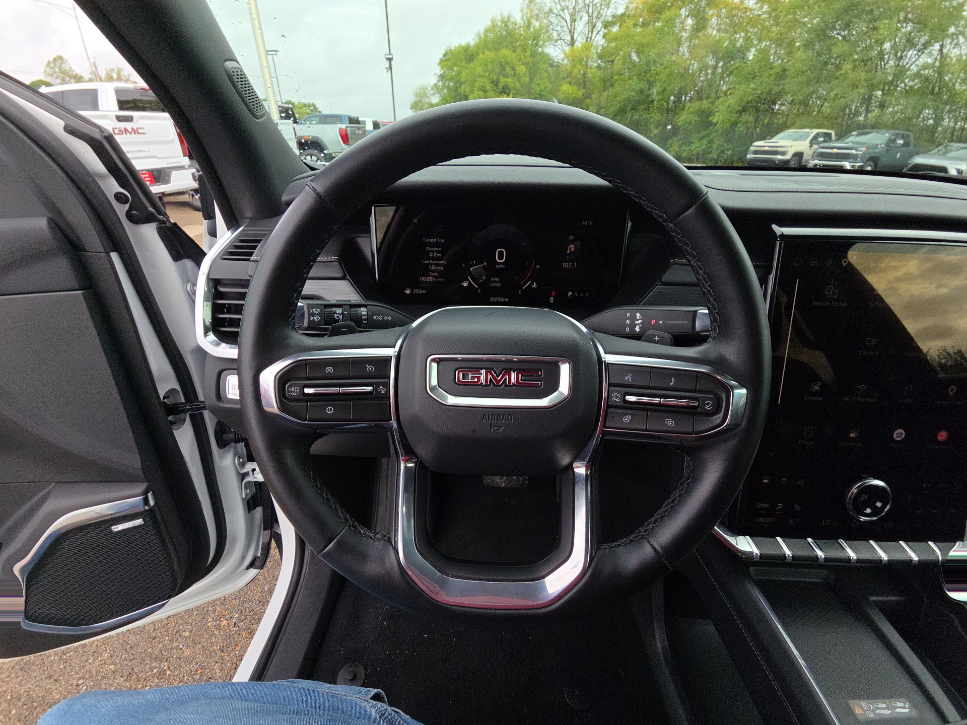 Used 2026 GMC Acadia Elevation w/ Elevation Premium Package FWD image 17