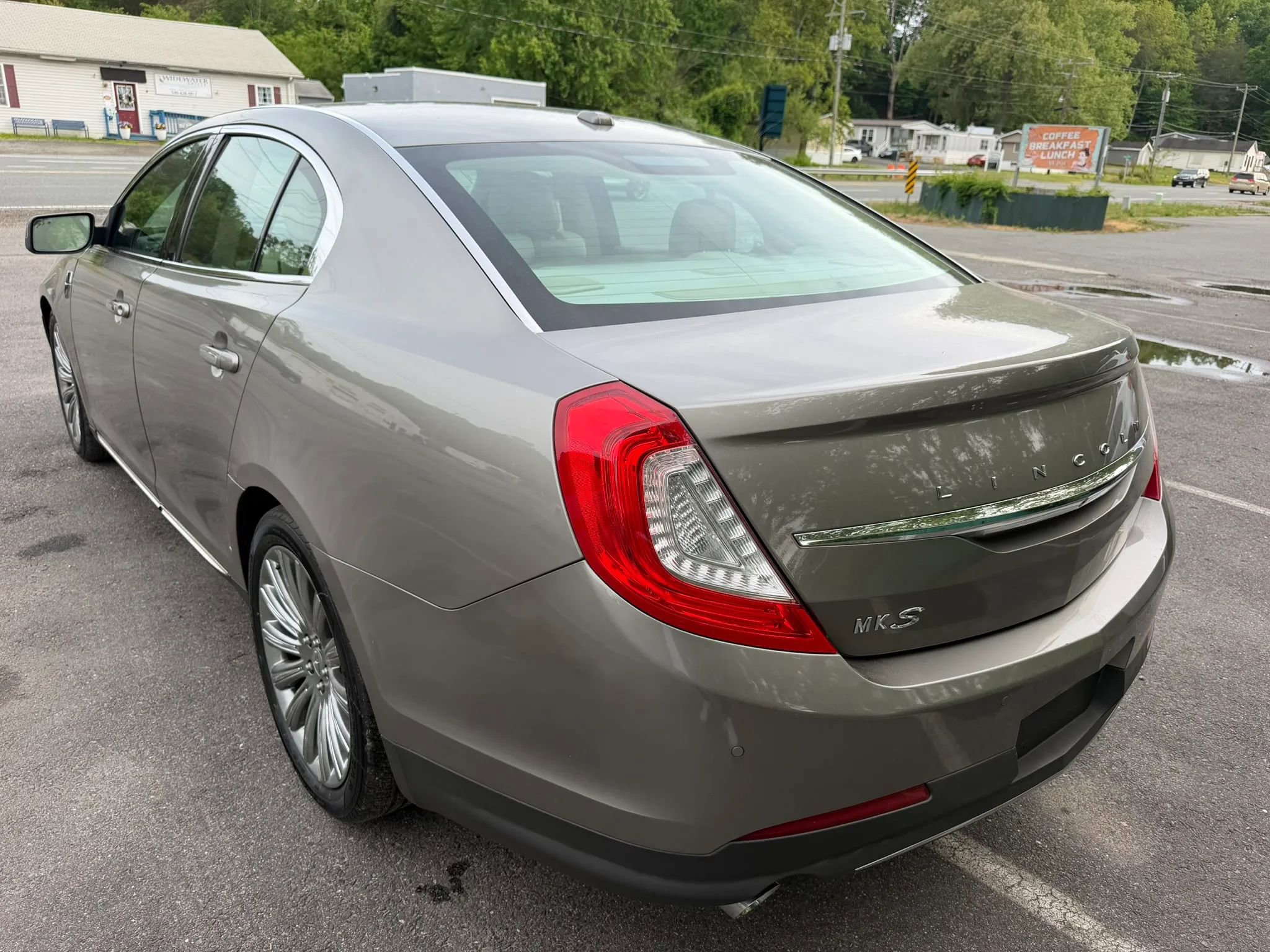 Used 2016 Lincoln MKS AWD w/ Equipment Group 101A image 10