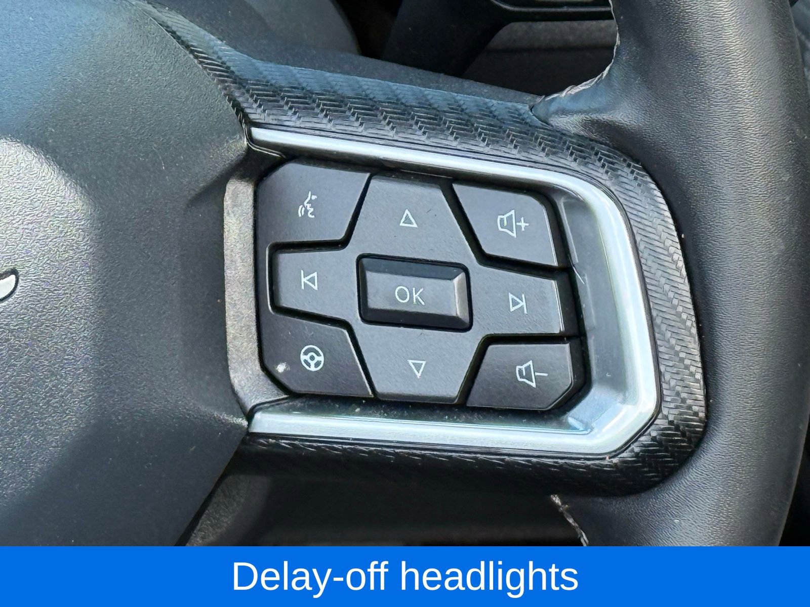 Used 2024 Ford Mustang Convertible image 30