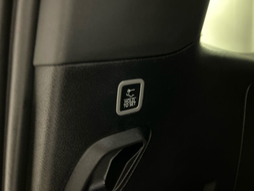 Used 2023 Jeep Wagoneer 4WD w/ Convenience Group I image 37