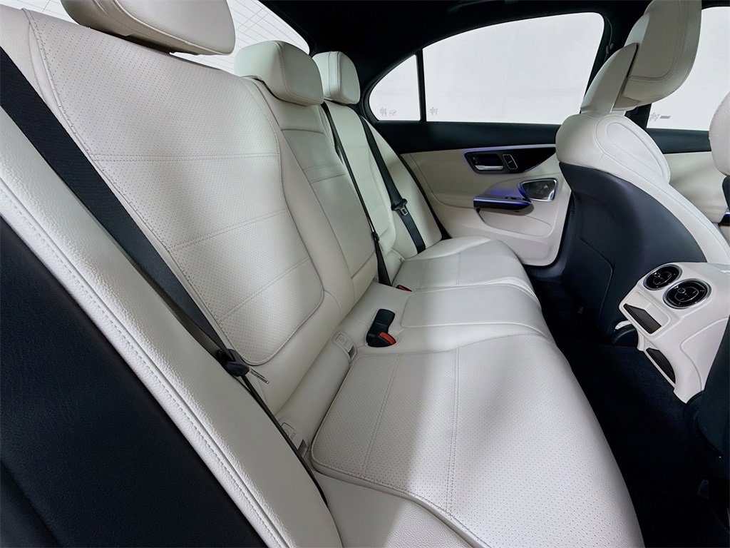 Used 2025 Mercedes-Benz C 300 4MATIC Sedan image 29