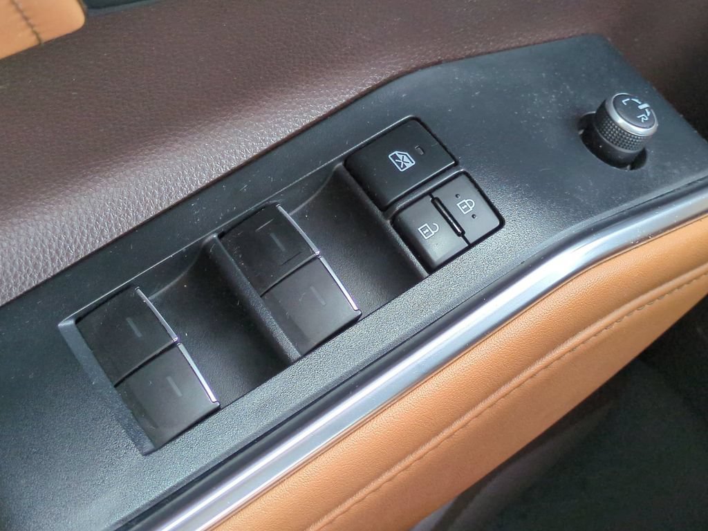 Used 2021 Toyota Highlander Platinum FWD image 29