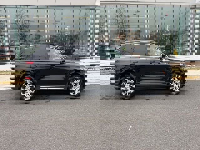 Used 2023 Lincoln Corsair Standard image 9