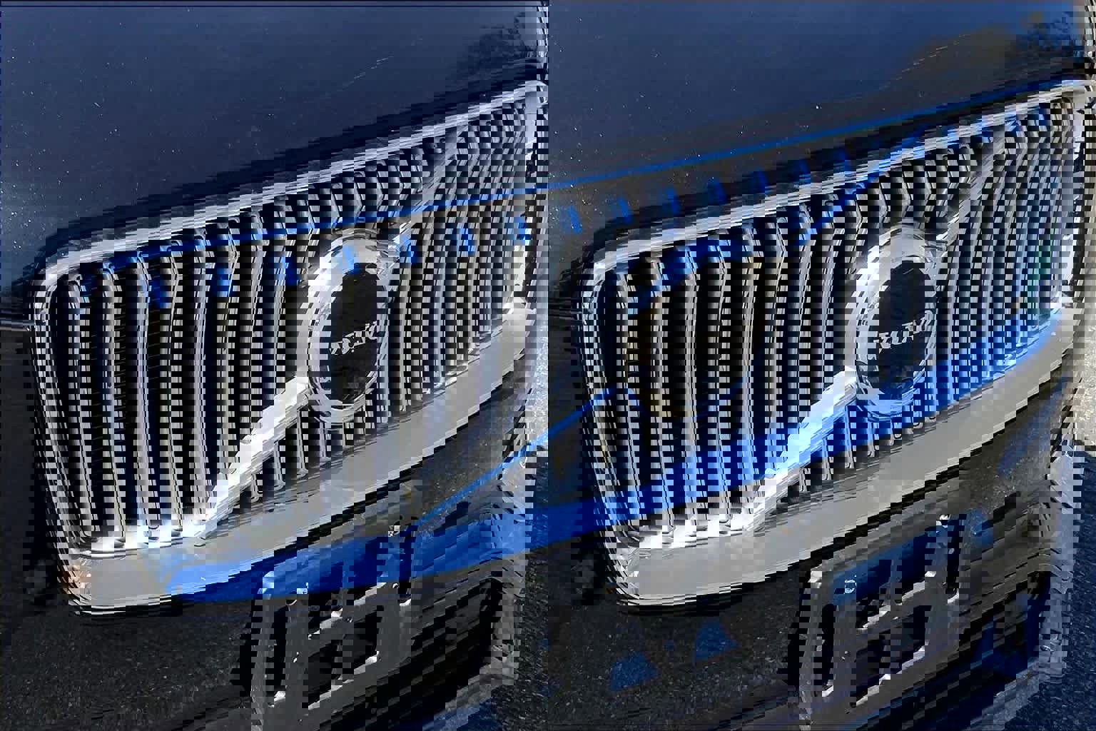 Certified 2023 Volvo XC90 B6 Plus w/ Protection Package image 28