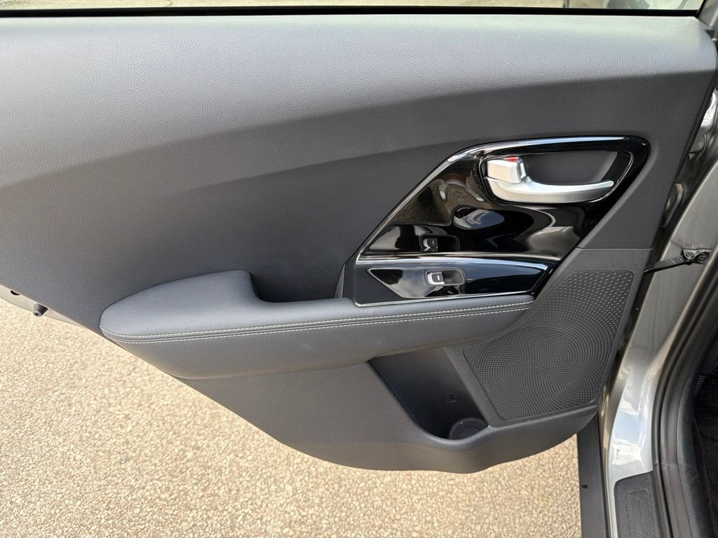 Used 2022 Kia Niro LXS FWD image 13